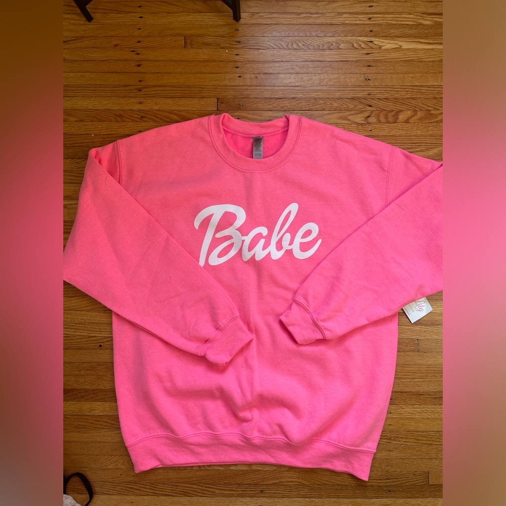 NWT Gildan “Babe” Sweatshirt